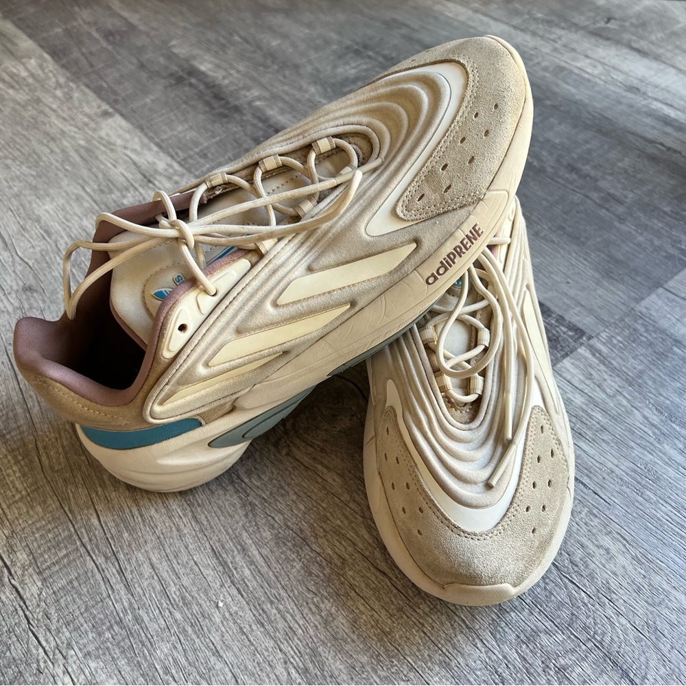 Adidas Men's Ozelia White and Blue Sneakers Size 10